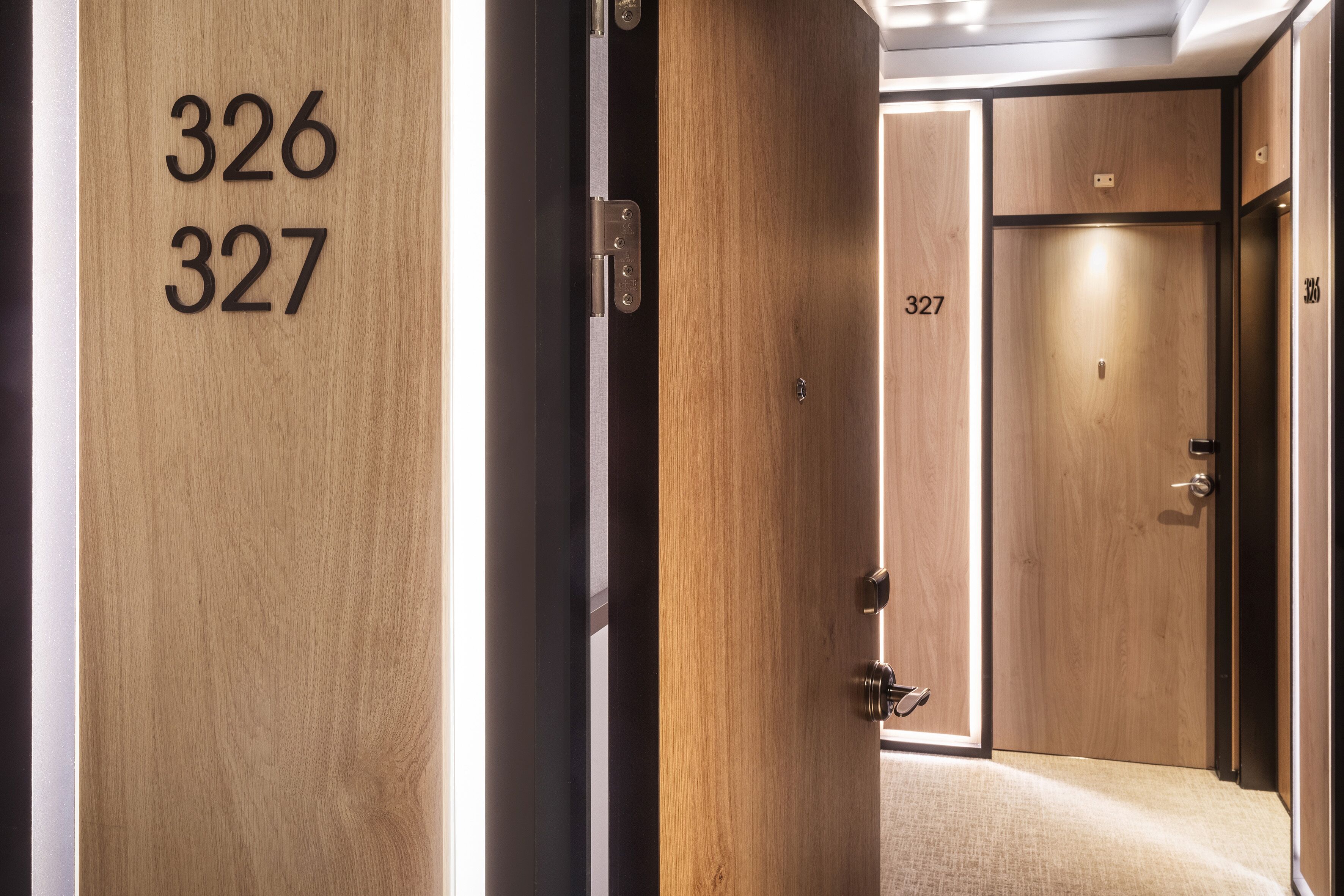 family room | 1 bedroom, premium bedding, down duvets, minibar