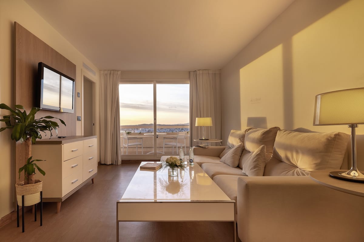 Junior Suite (Family) (2 Adults + 1 Children) | Premium bedding, minibar, in-room safe, blackout drapes