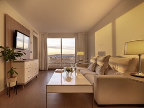 Junior Suite (Family) (2 Adults + 1 Children) | Premium bedding, minibar, in-room safe, blackout drapes