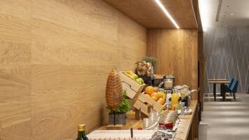 Daily full breakfast (EUR 8 per person)