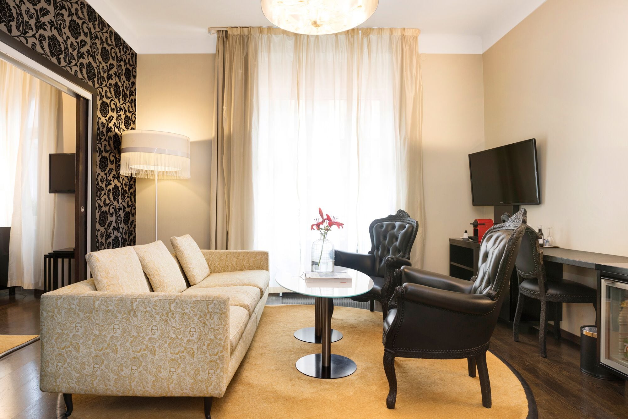 suite | 1 bedroom, premium bedding, minibar, in-room safe