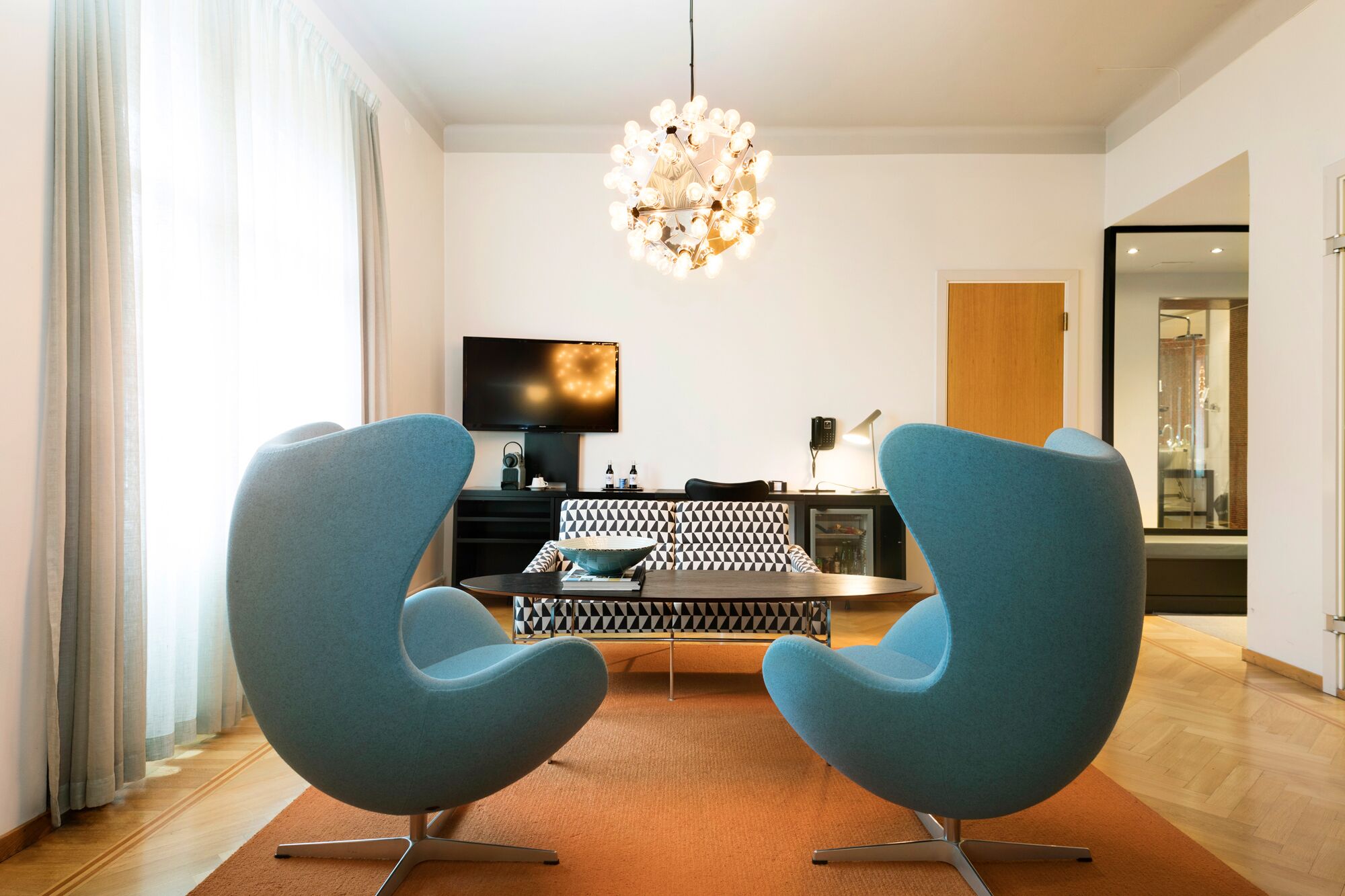 suite | 1 bedroom, premium bedding, minibar, in-room safe