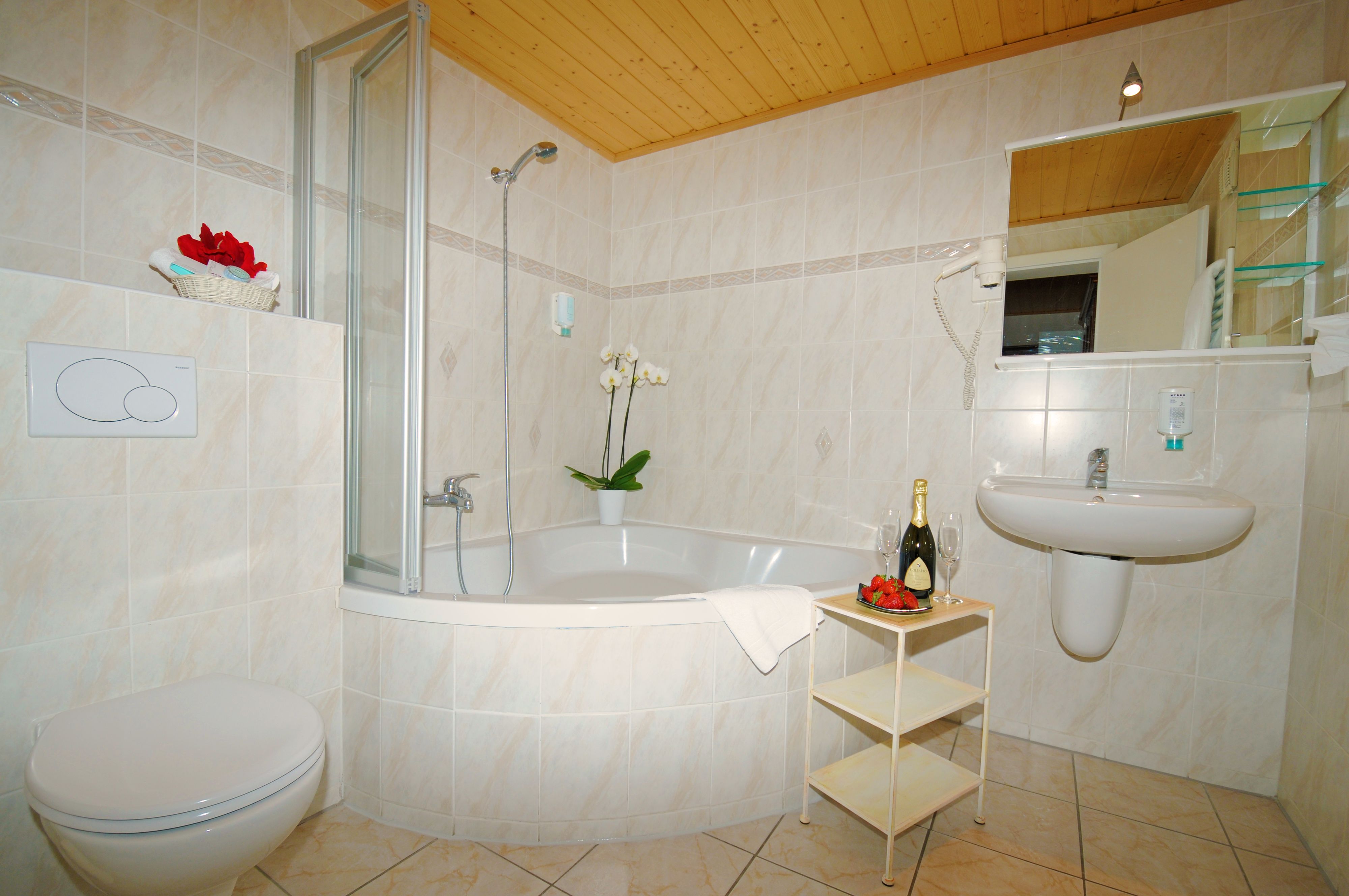 comfort double room | bathroom | hair dryer, bathrobes, towels