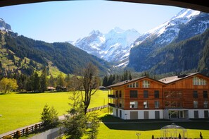 View from room - Belle Epoque Hotel Victoria (Kandersteg)