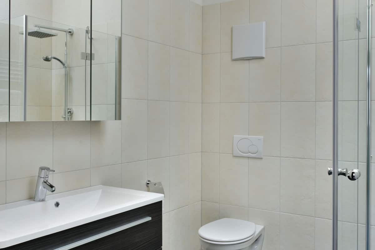 condo, 3 bedrooms (additial chf 130,00 cleaning fee) | bathroom | hair dryer, bathrobes, towels