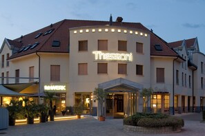 Front of property - Boutiquehotel Thessoni Classic Zürich (Regensdorf)