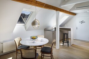 Loft (Felix) | In-room dining