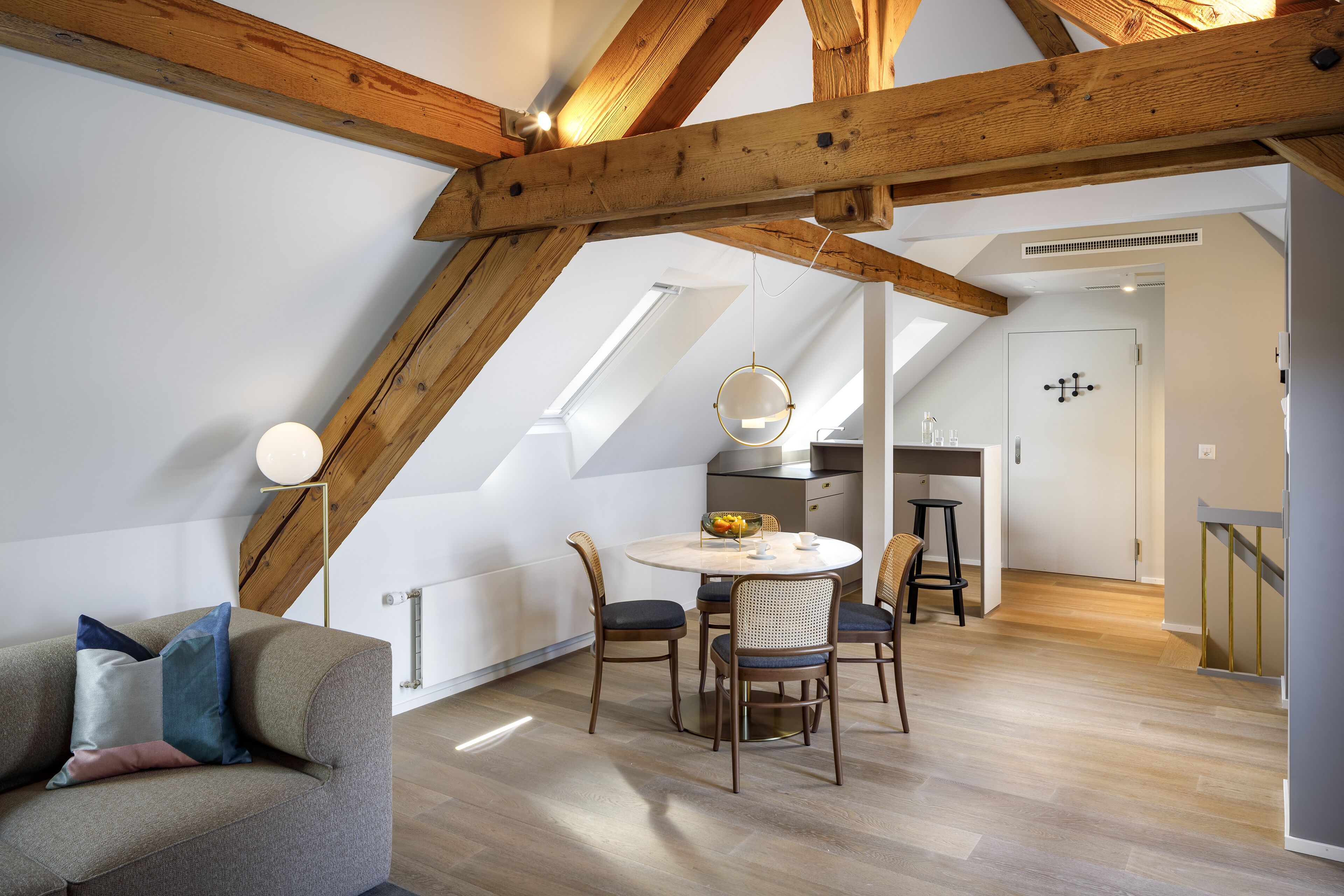 loft (felix) | living area | 30-inch flat-screen tv with satellite channels, tv, pay films