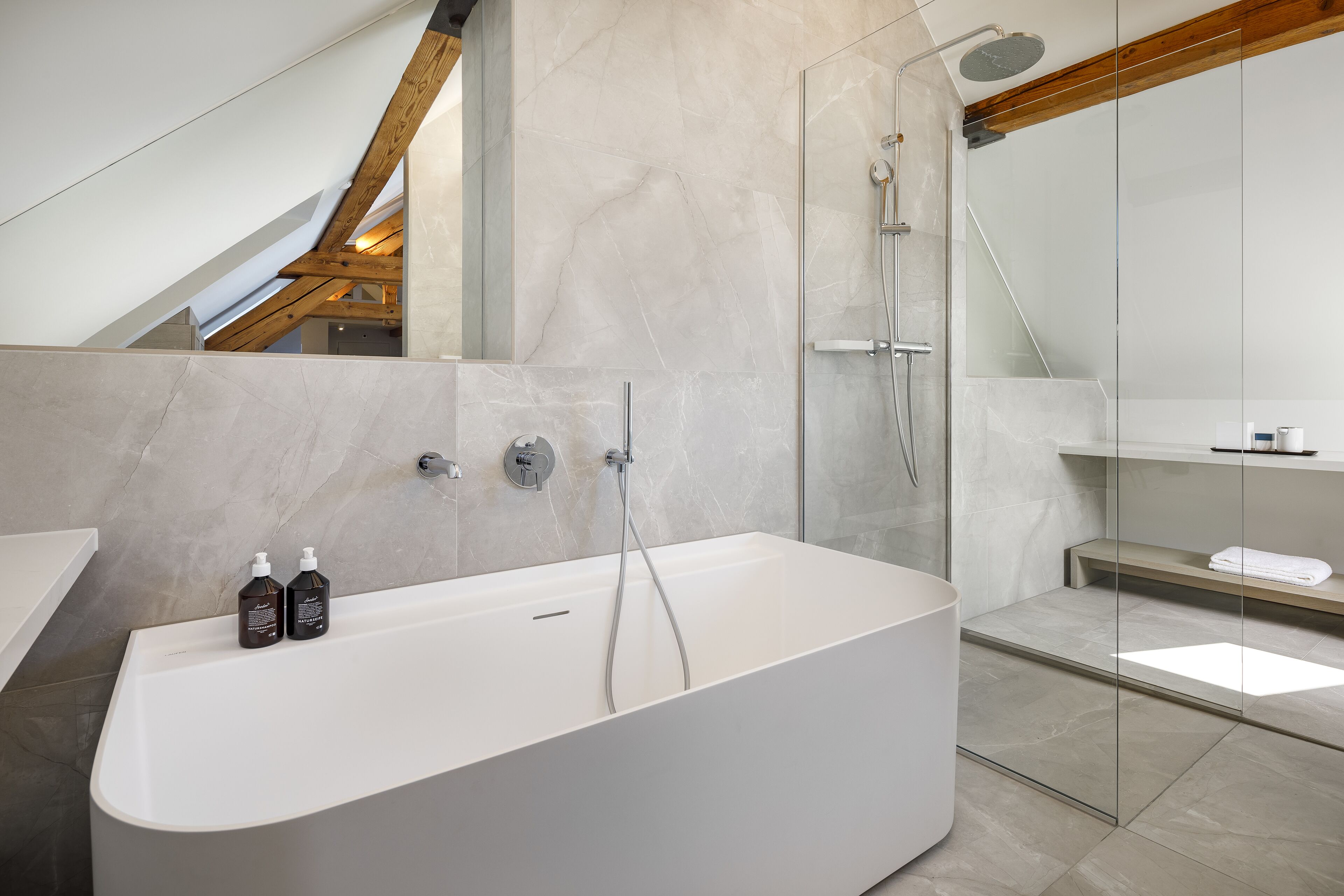 loft (felix) | bathroom | eco-friendly toiletries, hair dryer, towels