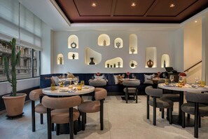 Breakfast, lunch, dinner served; Mediterranean cuisine 