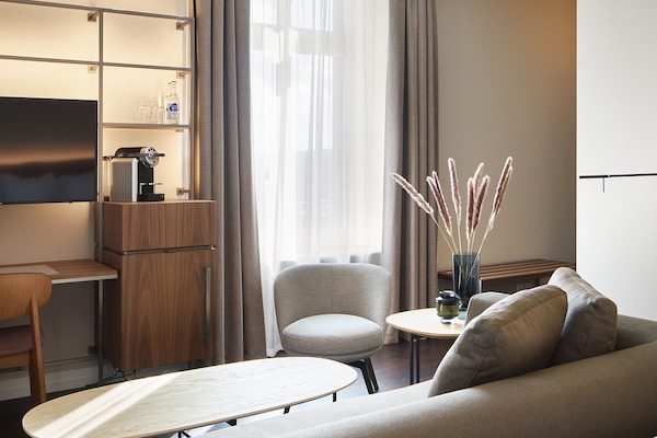 TV de tela plana, brinquedos