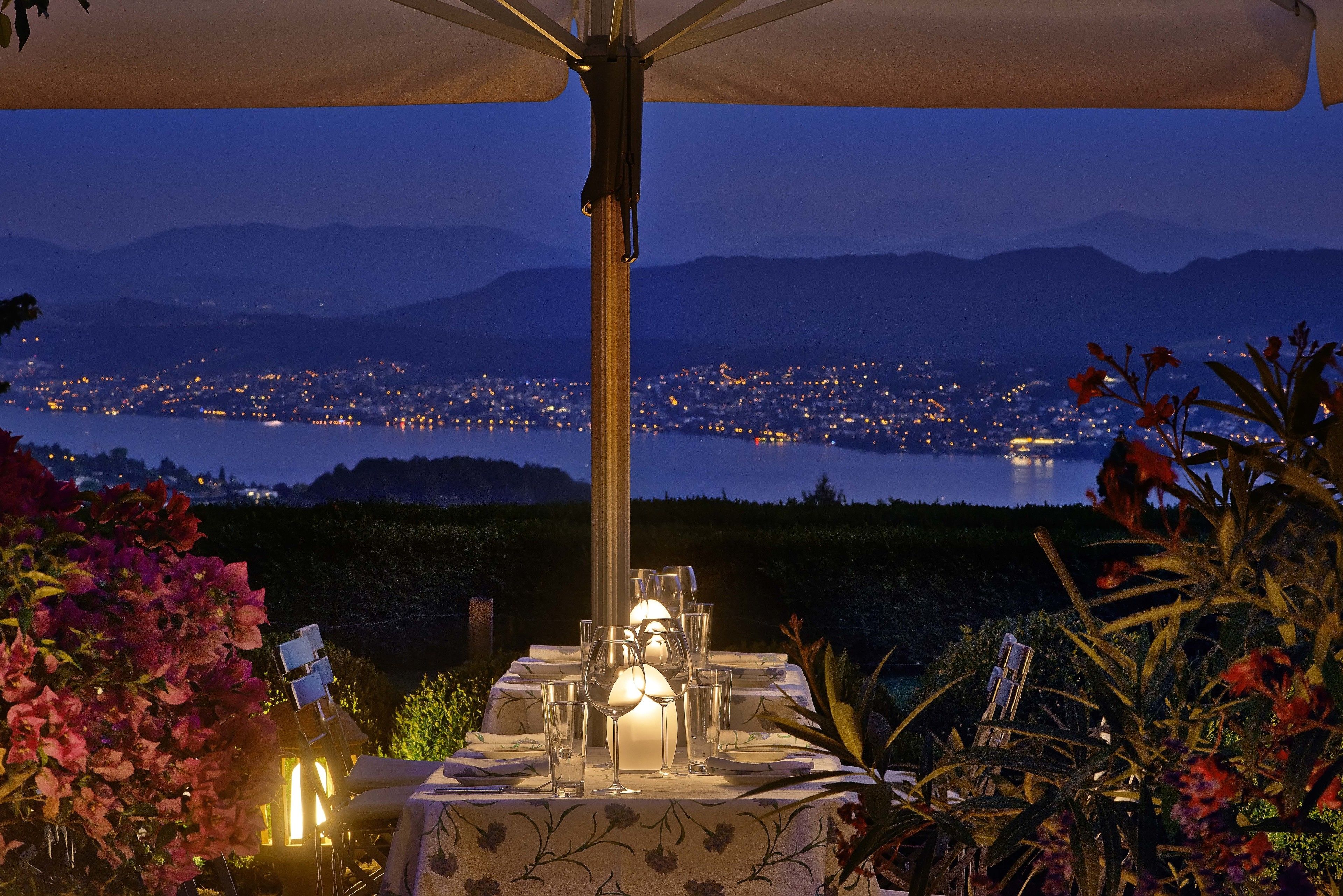 breakfast, lunch, dinner served; garden views