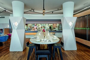 Breakfast, lunch, dinner served; garden views