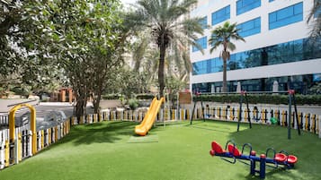 Área de juegos infantiles al aire libre