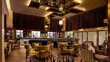 2 bars/lounges, poolside bar