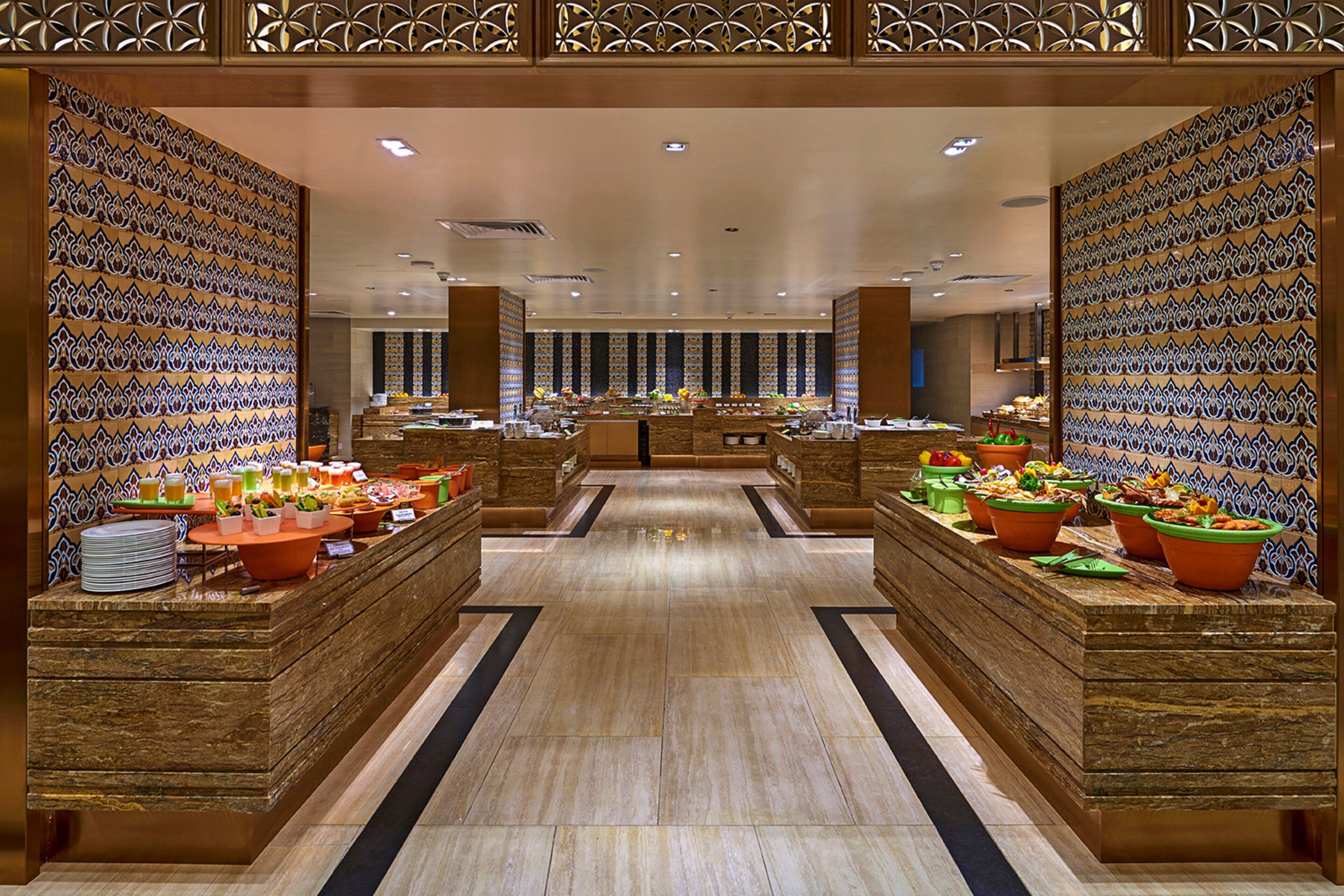 6 restaurants, lunch, dinner served; italian cuisine