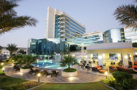 Exterior. Millennium Airport Hotel Dubai