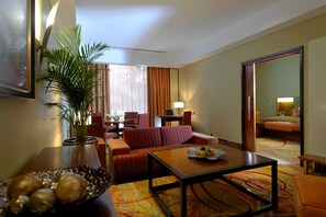 Family Suite, 1 King Bed (Club) | Minibar, in-room safe, soundproofing, iron/ironing board