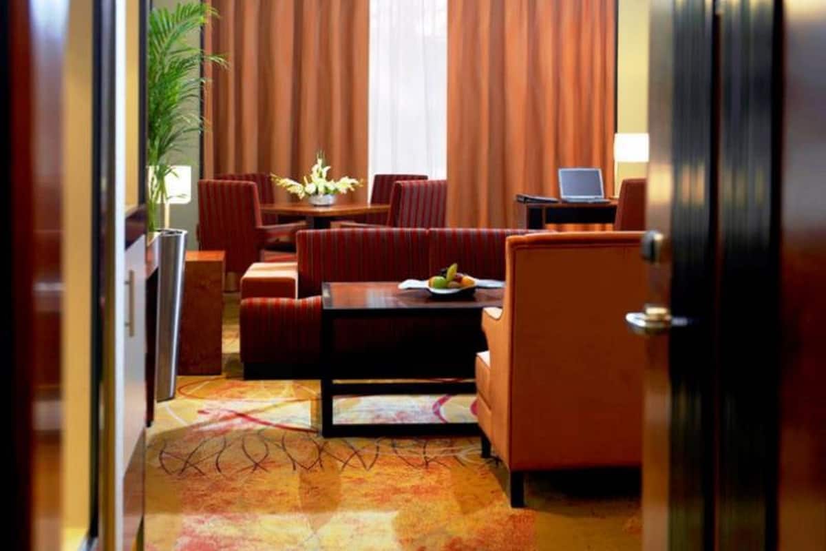 32-inch lcd tv with satellite channels, tv