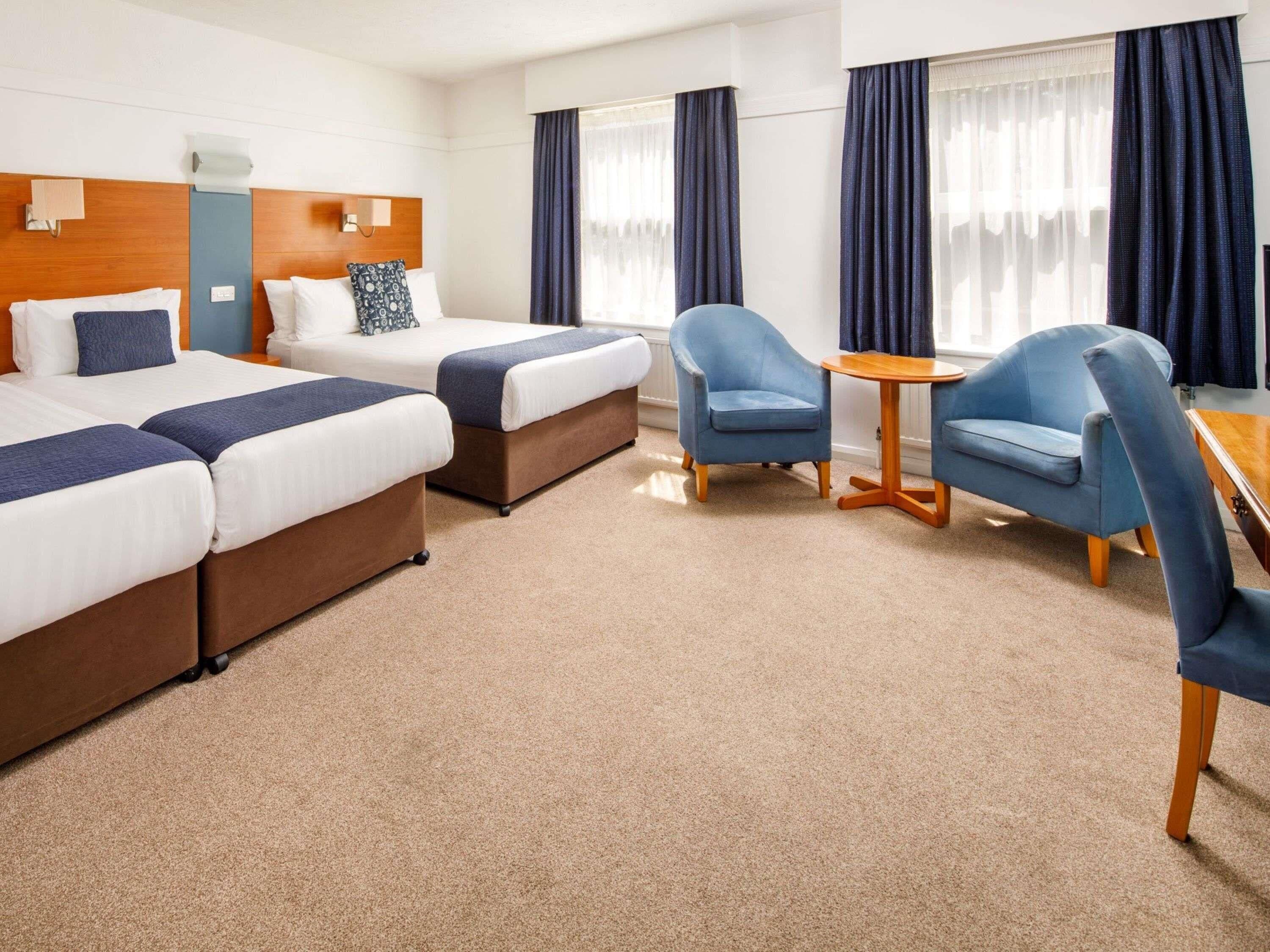 Family Room, Multiple Beds (Classic) | In-room safe, desk, iron/ironing board, rollaway beds