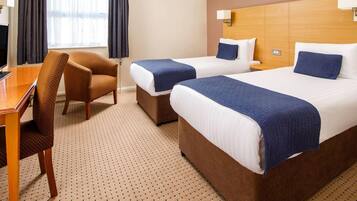 Classic Room, 2 Twin Beds | In-room safe, desk, iron/ironing board, rollaway beds