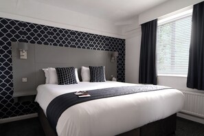 Privilege, Room, 1 Double Bed | In-room safe, desk, iron/ironing board, rollaway beds - Mercure Bolton Georgian House Hotel (Bolton)