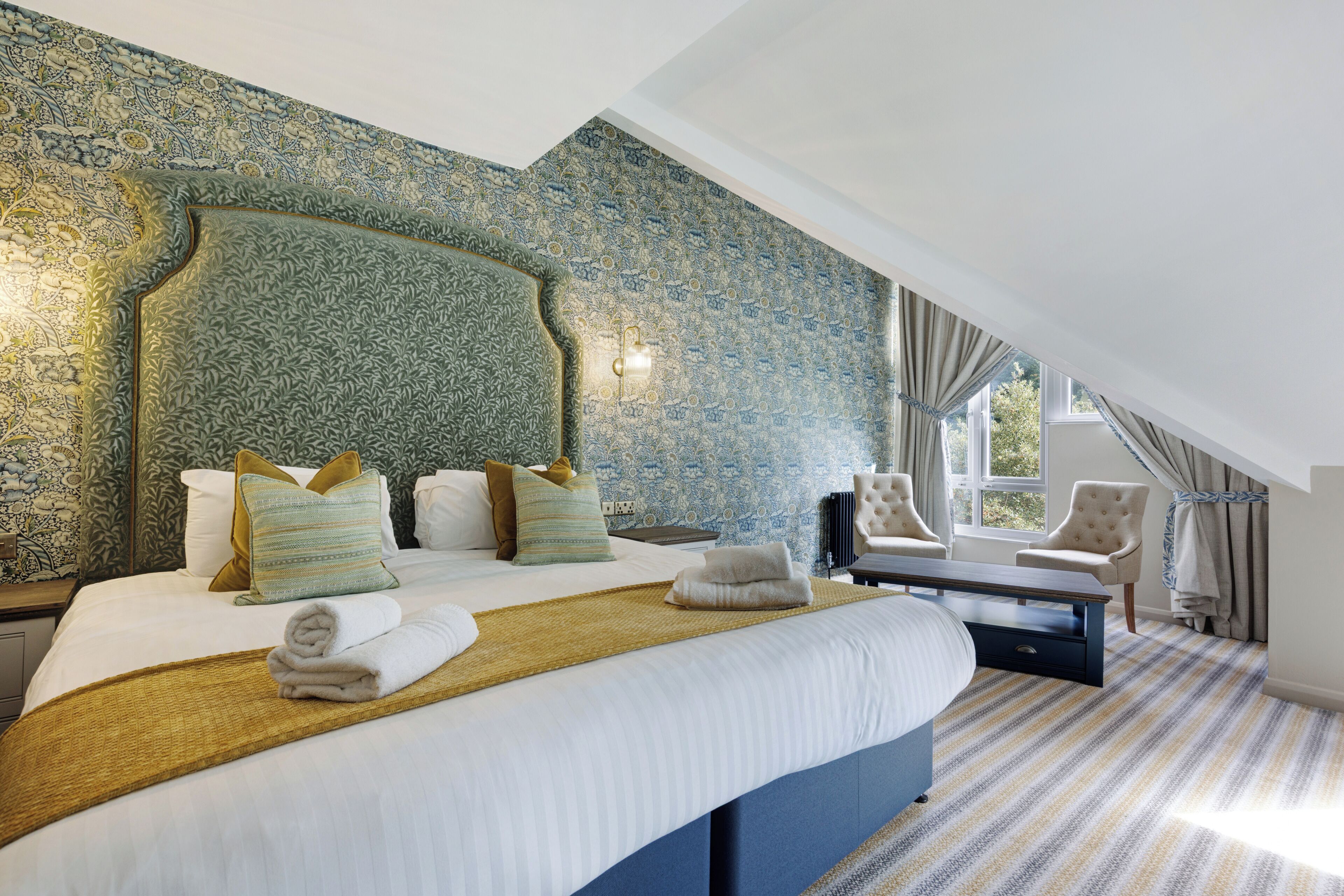 Hypo-allergenic bedding, desk, iron/ironing board, free WiFi