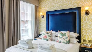 Habitación doble Confort | Ropa de cama hipoalergénica, escritorio y tabla de planchar con plancha