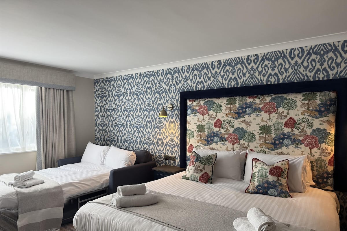Superior-Zimmer, 1 Doppelbett, Nichtraucher (Converts to 2 Twin Beds;with Sofabed)