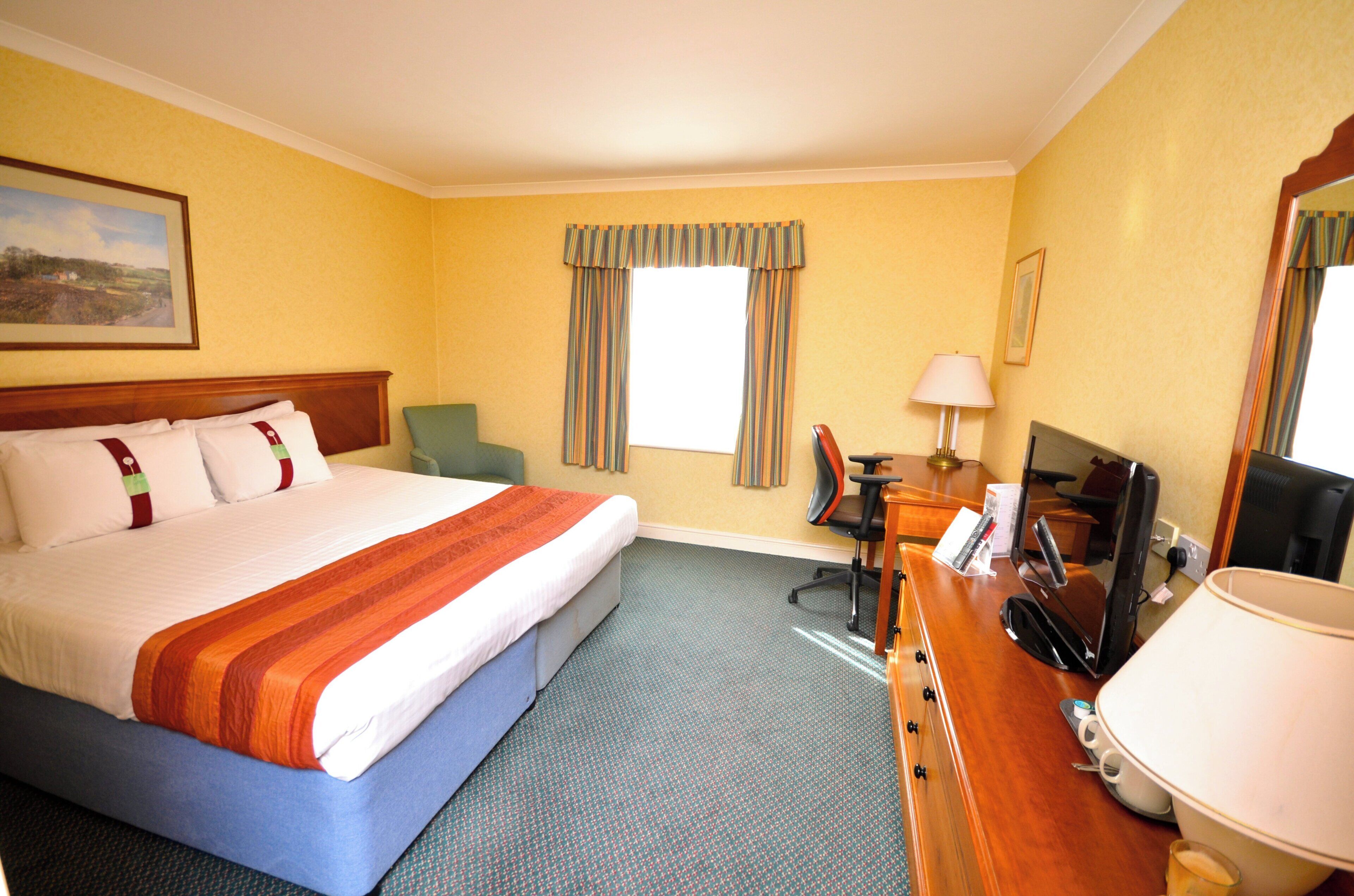 Standard Room, 1 King Bed (Walk-In Shower)