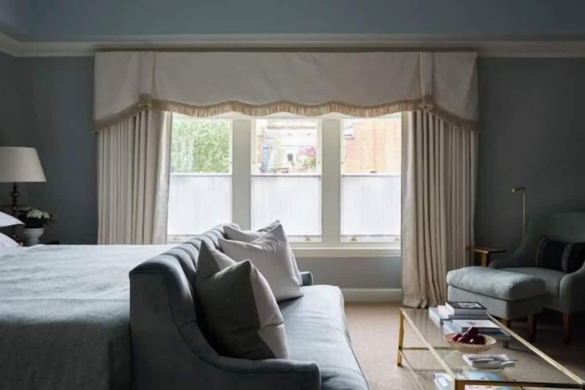 Egyptian cotton sheets, premium bedding, down duvets, minibar