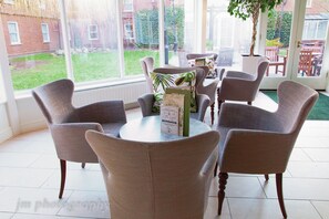 Exterior - Holiday Inn Milton Keynes - East M1, Jct. 14 by IHG (Newport Pagnell)