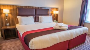 Desk, laptop workspace, iron/ironing board, free cots/infant beds - Holiday Inn Milton Keynes - East M1, Jct. 14 by IHG (Newport Pagnell)