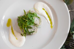 Daily full breakfast for a fee - Elephant Hotel (Reading)