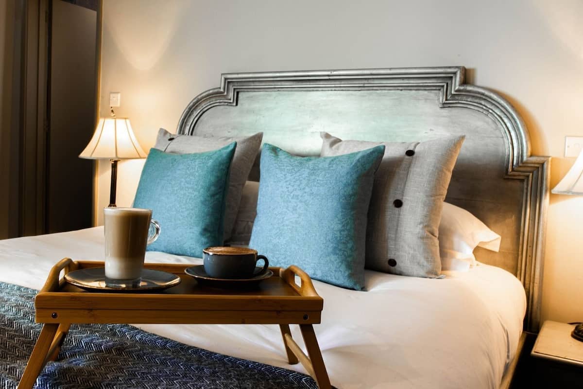 classic double room | premium bedding, desk, soundproofing, iron/ironing board