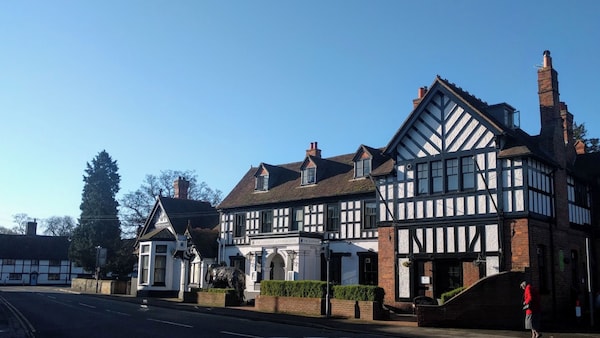 Elephant Hotel - Oxfordshire