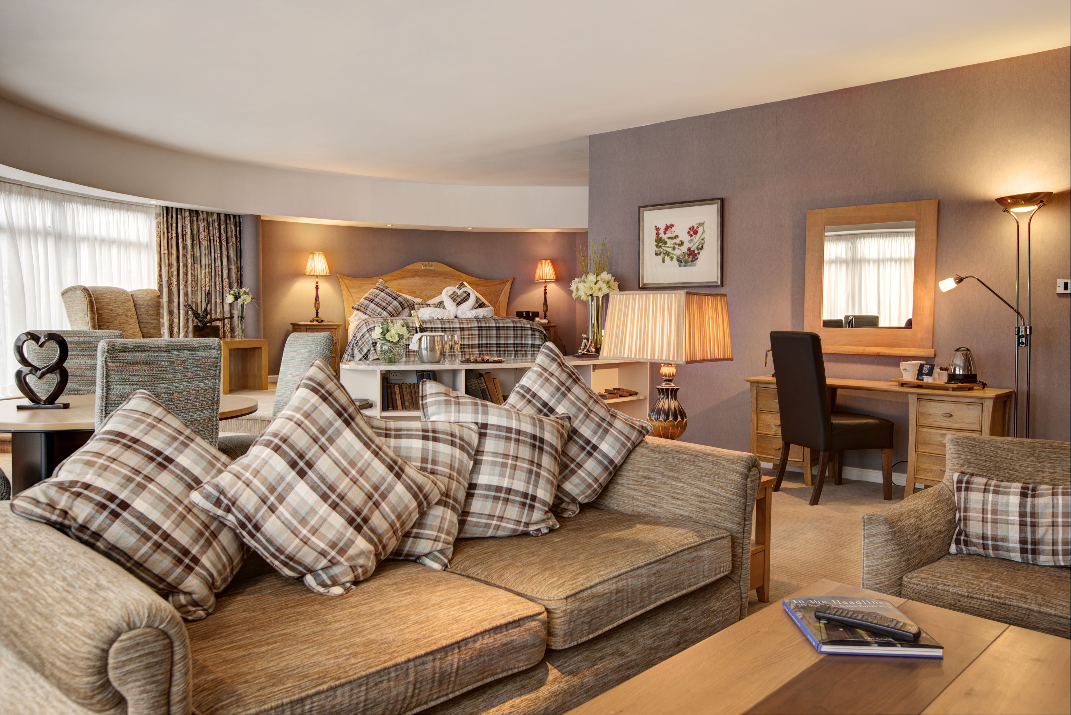 in-room safe, desk, laptop workspace, blackout curtains