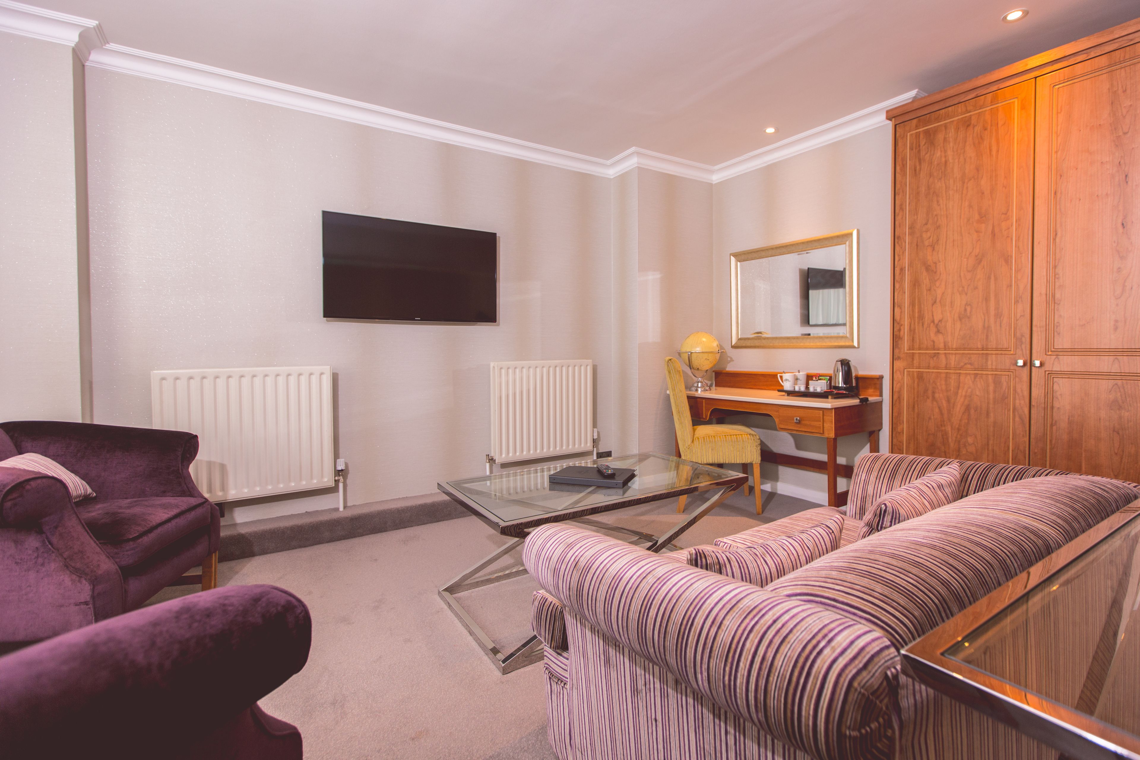 in-room safe, desk, laptop workspace, blackout curtains