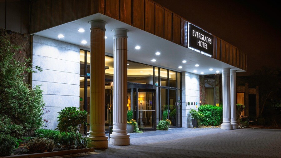 Everglades Hotel