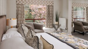Executive Double Room, 1 King Bed | In-room safe, desk, laptop workspace, blackout drapes