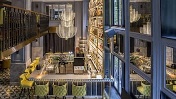 3 bars/lounges, poolside bar