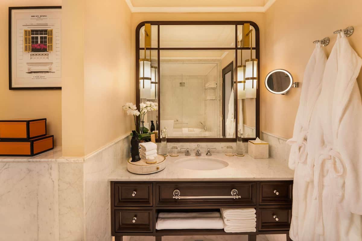 Heritage Wing, Metropole Suite with Metropole Privileges and Benefits, King Bed | 1 bedroom, premium bedding, down comforters, pillowtop beds
