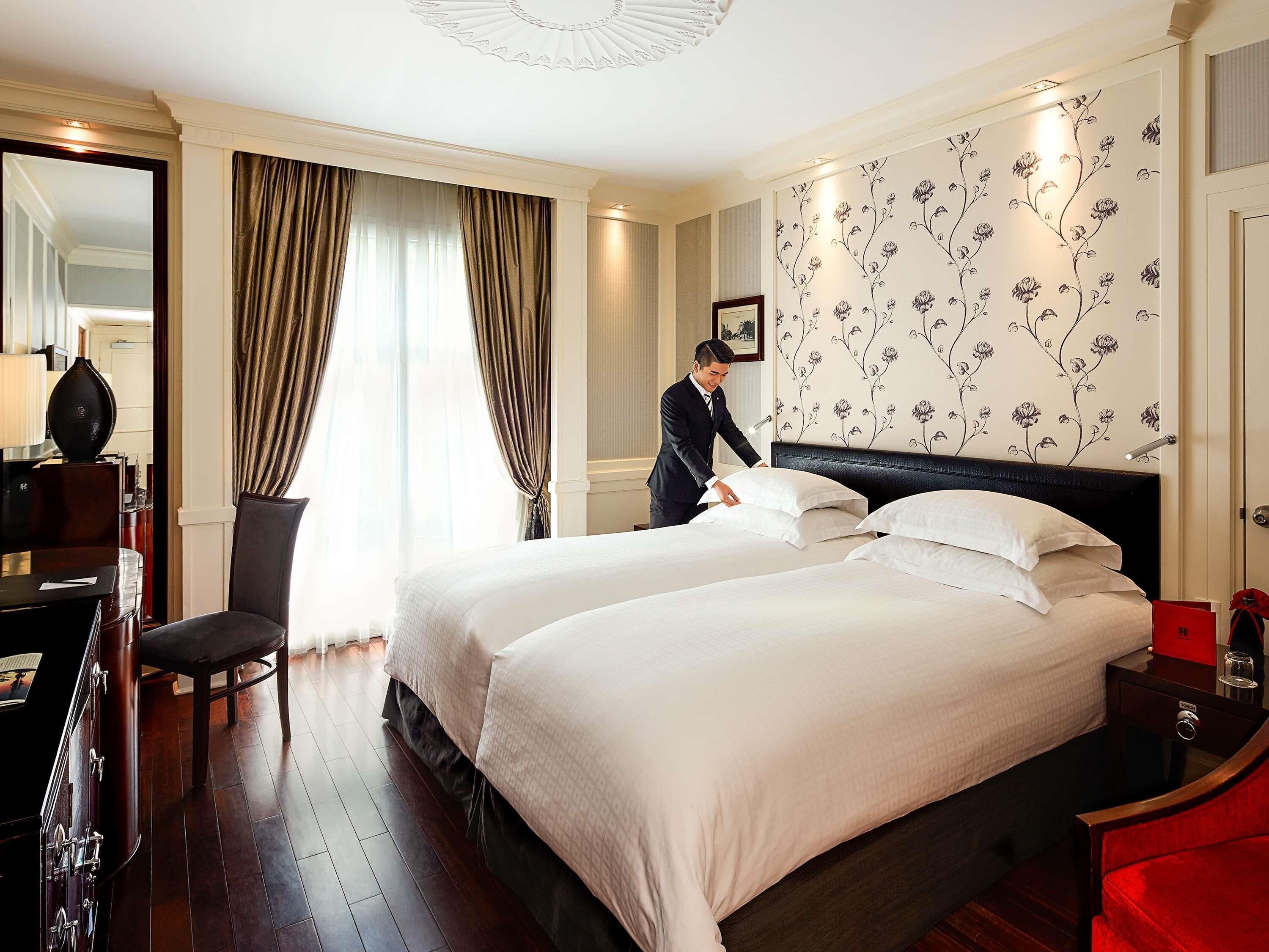 Opera wing, Premium room, Twin beds | 고급 침구, 오리/거위털 이불,   필로우탑 침대, 미니바