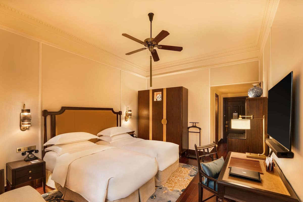 Heritage Wing, Grand Luxury Room with Metropole Privileges and Benefits, Twin Beds