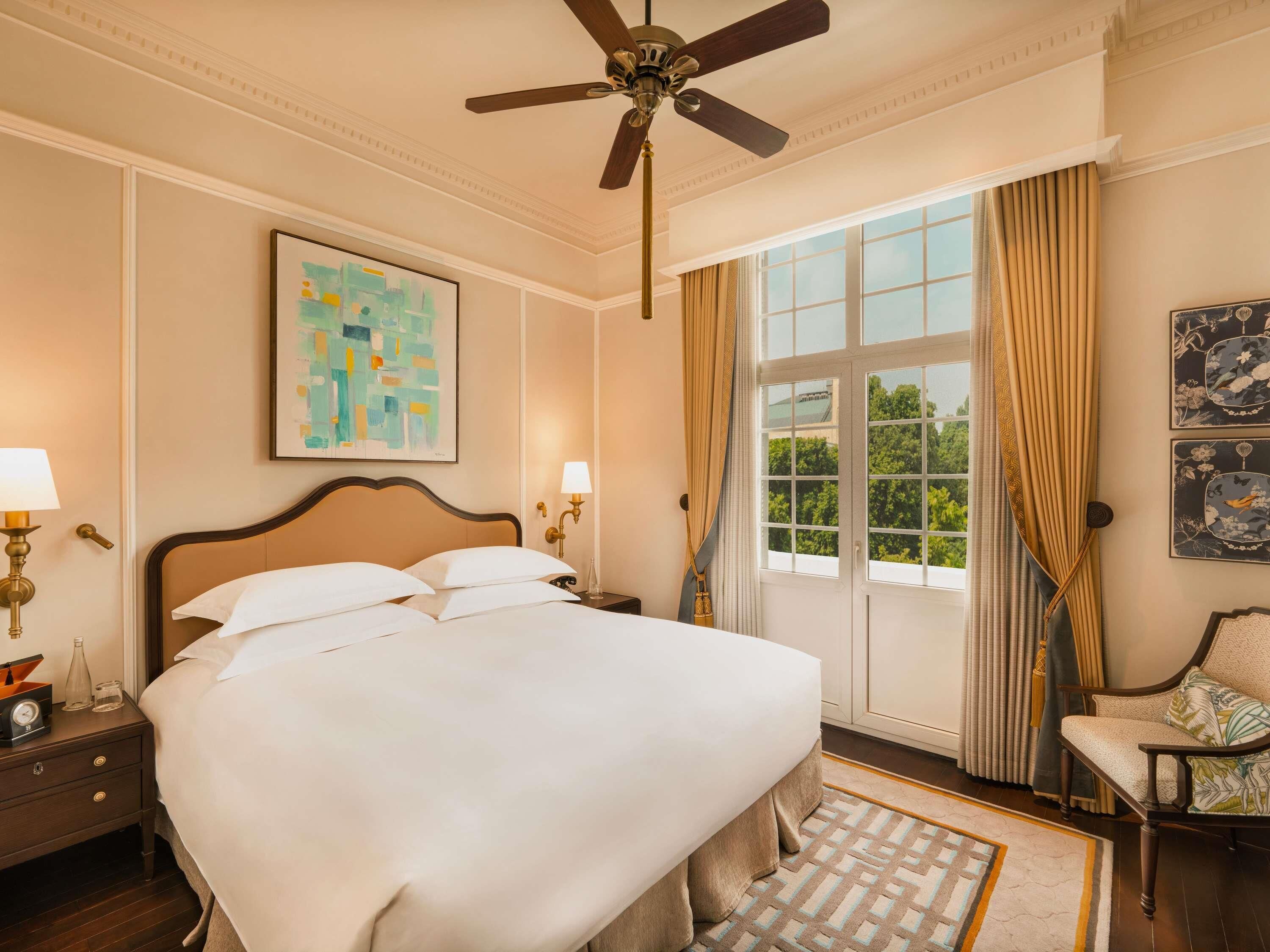 Heritage Wing, Metropole Suite with Metropole Privileges and Benefits, King Bed