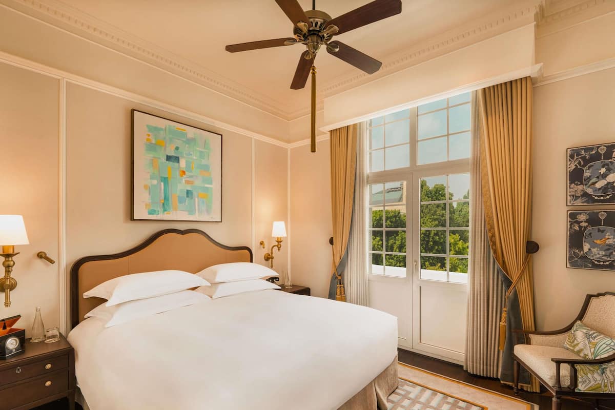 Heritage Wing, Metropole Suite with Metropole Privileges and Benefits, King Bed