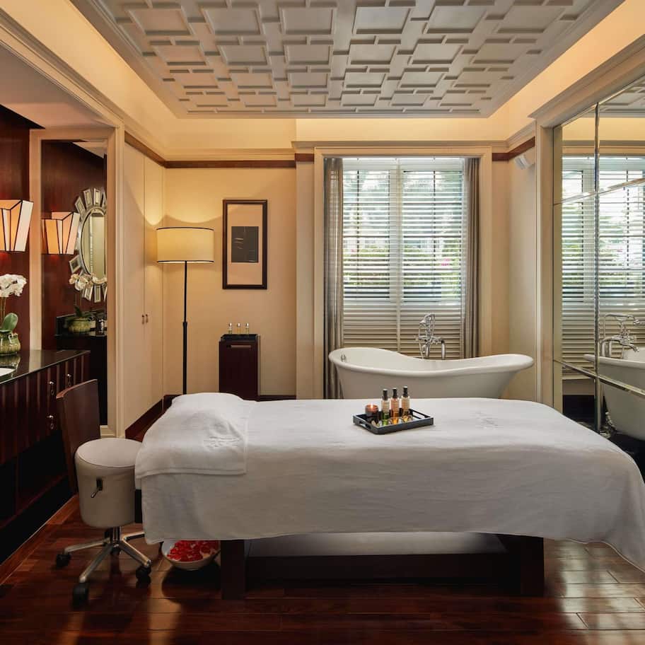 Couples treatment rooms, sauna, hot tub, steam room, Turkish bath