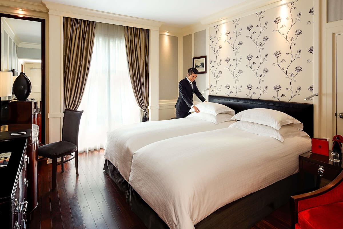 Opera wing, Premium room, Twin beds | Ropa de cama de alta calidad, edredón, camas con pillow-top y minibar