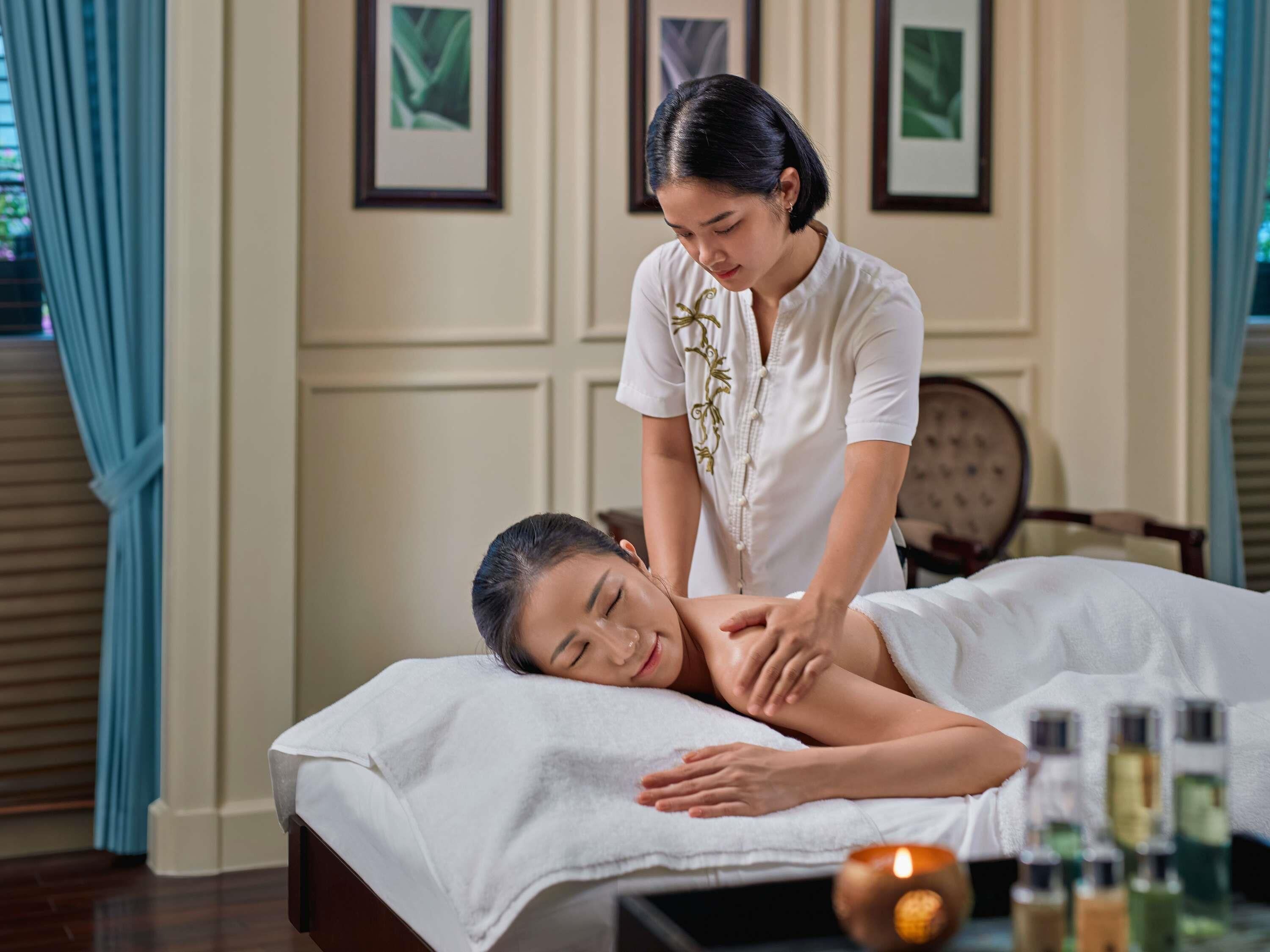 Couples treatment rooms, sauna, hot tub, steam room, Turkish bath