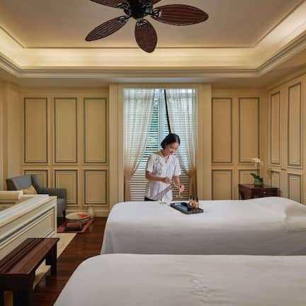 Couples treatment rooms, sauna, hot tub, steam room, Turkish bath